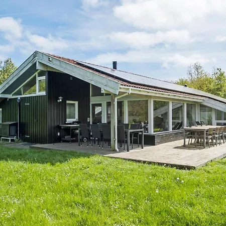 Дом отдыха Cozy Home In Sydals With Sauna *